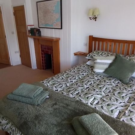The Horse & Cart Hotel Peasmarsh Bagian luar foto