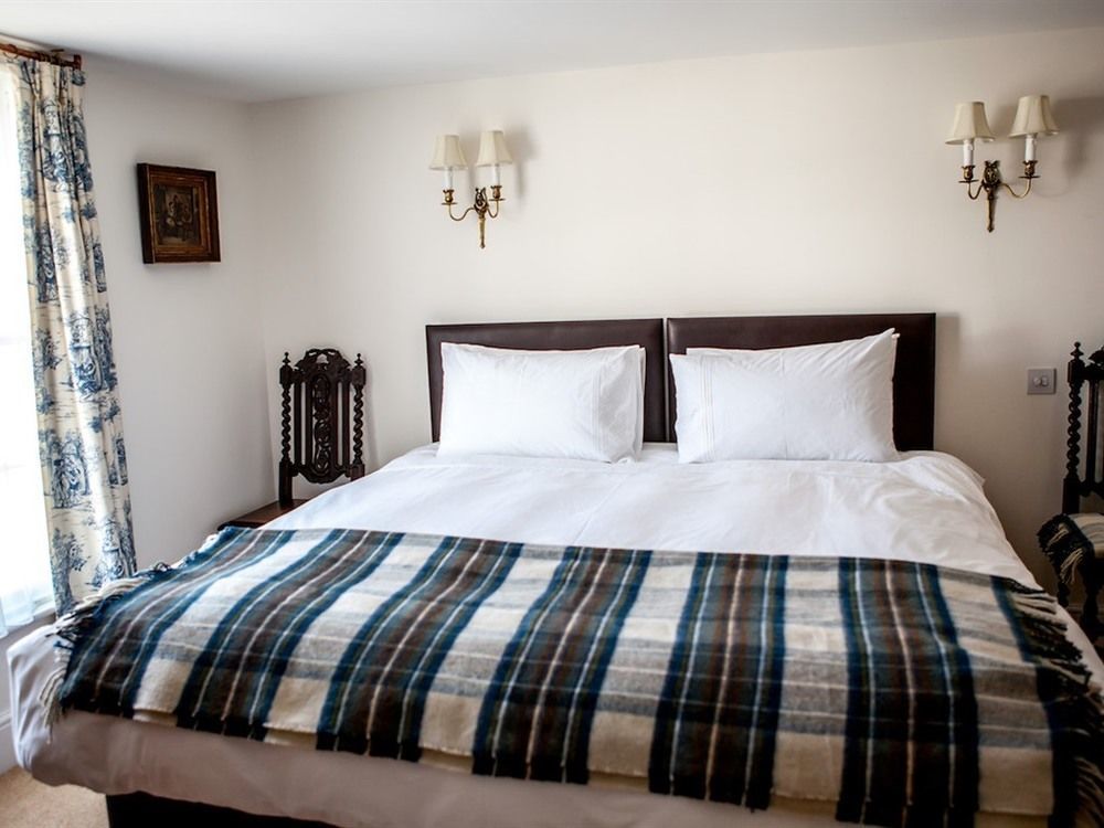 The Horse & Cart Hotel Peasmarsh Bagian luar foto