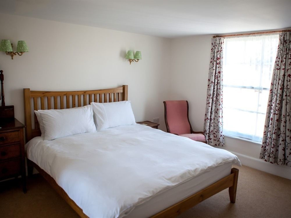 The Horse & Cart Hotel Peasmarsh Bagian luar foto