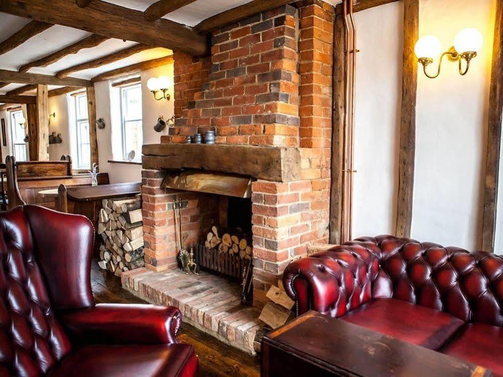 The Horse & Cart Hotel Peasmarsh Bagian luar foto