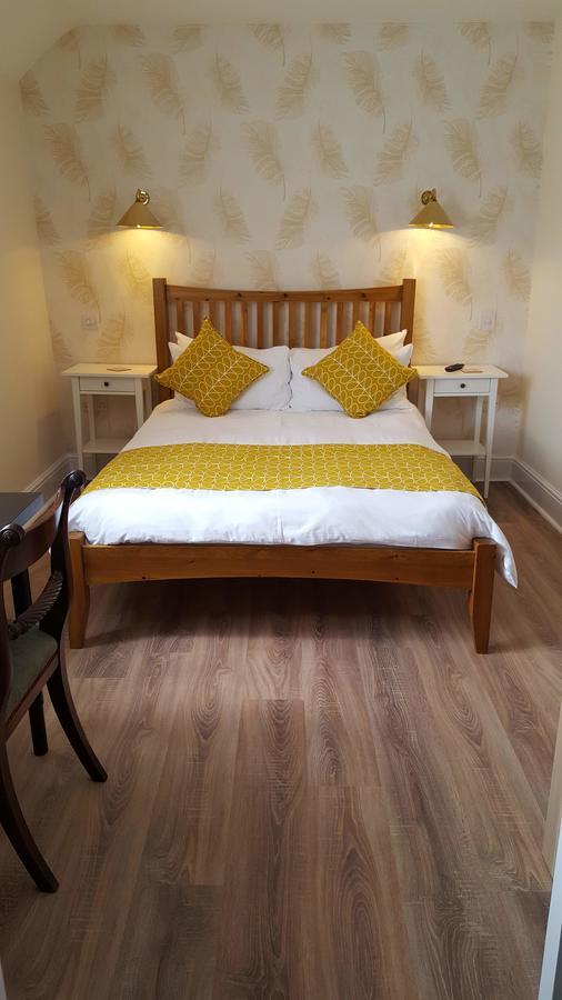 The Horse & Cart Hotel Peasmarsh Bagian luar foto